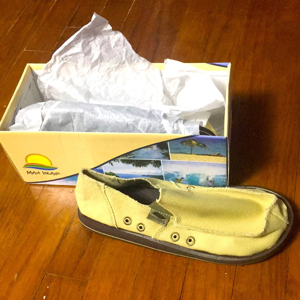 Size 7 Men Casual Maui Island Shoes